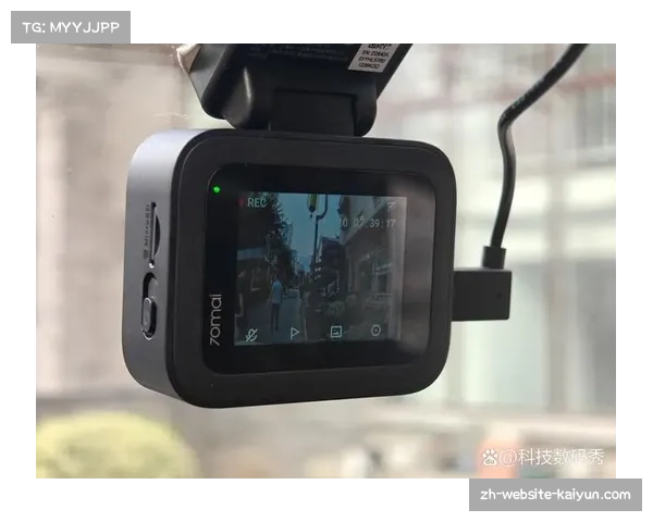 双目摄像头融合控制技术 精准捕捉网球轨迹速度与旋转角度